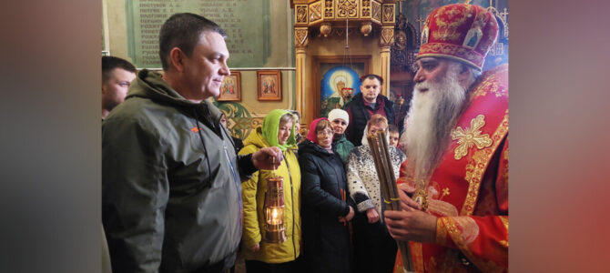 ВСТРЕЧА  БЛАГОДАТНОГО  ОГНЯ В РОВЕНЬКАХ