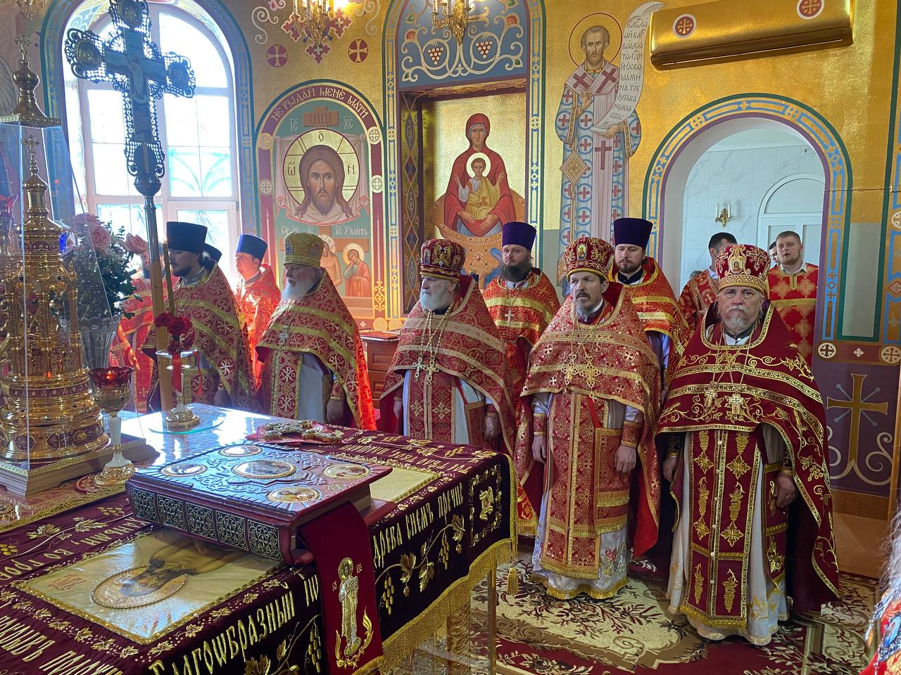СВЕТЛЫЙ ПОНЕДЕЛЬНИК